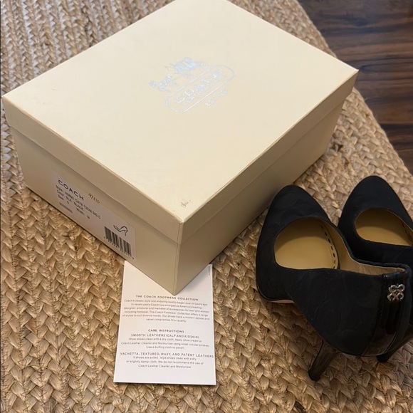 Coach Caya Signature-C heels - Picture 5 of 5